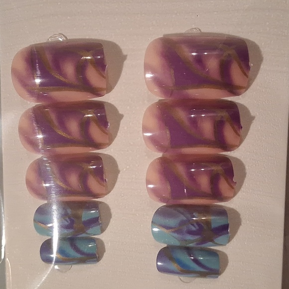 Cute Press-on Nails - Picture 2 of 2